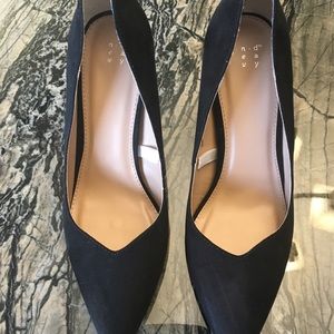 a.n.d. eawy black suede 3 1/2 heels, size 9